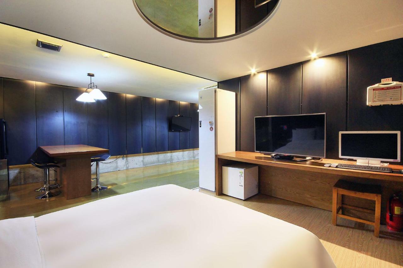 H Drive Hotel Iksan Exterior foto